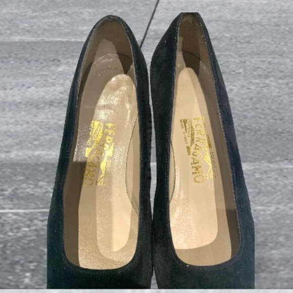 Salvatore Ferragamo Classic Round Toe Suede Low Heeled Pumps Size 8.5 Black - Picture 4 of 12